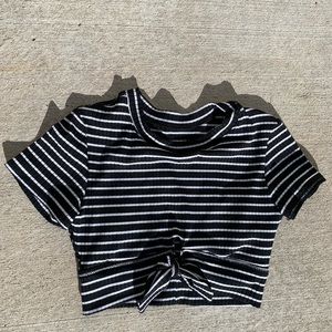 ROBIN PICCONE Ava knot front tee